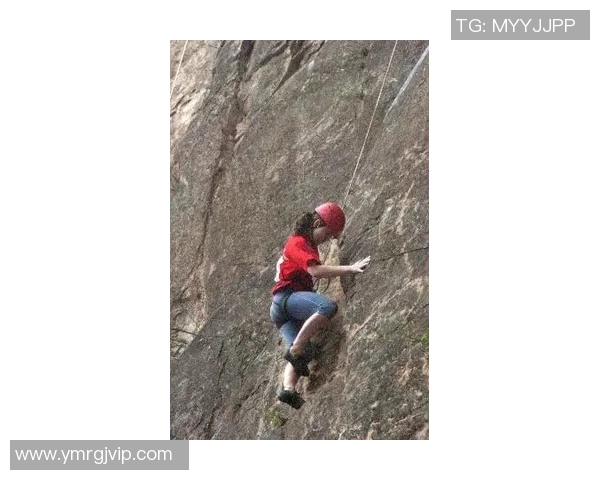 与黄丽对话:探索她的攀岩生涯与心路历程